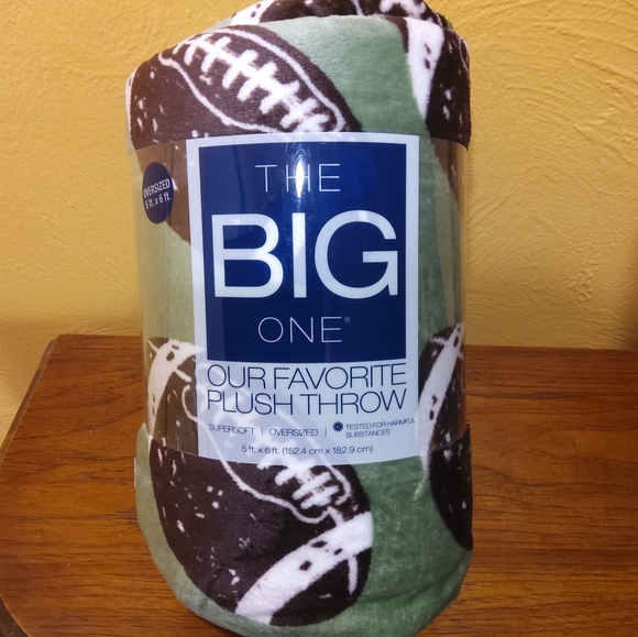 The Big One | Bedding | Nwt The Big One Oversized Plush Throw Footballs ...